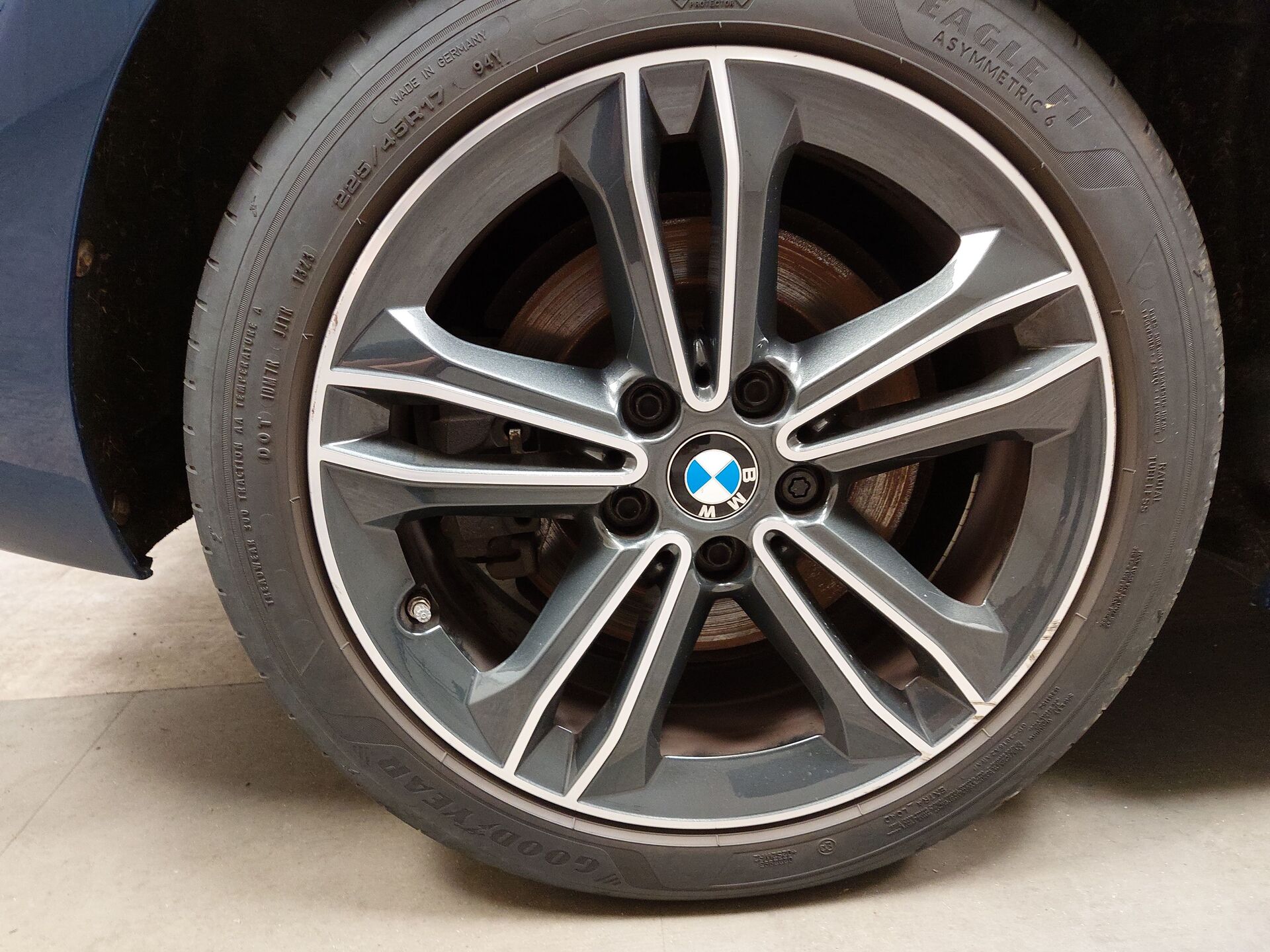 BMW 120d xDr Sport-Line Navi LC Pro LED HiFi 11