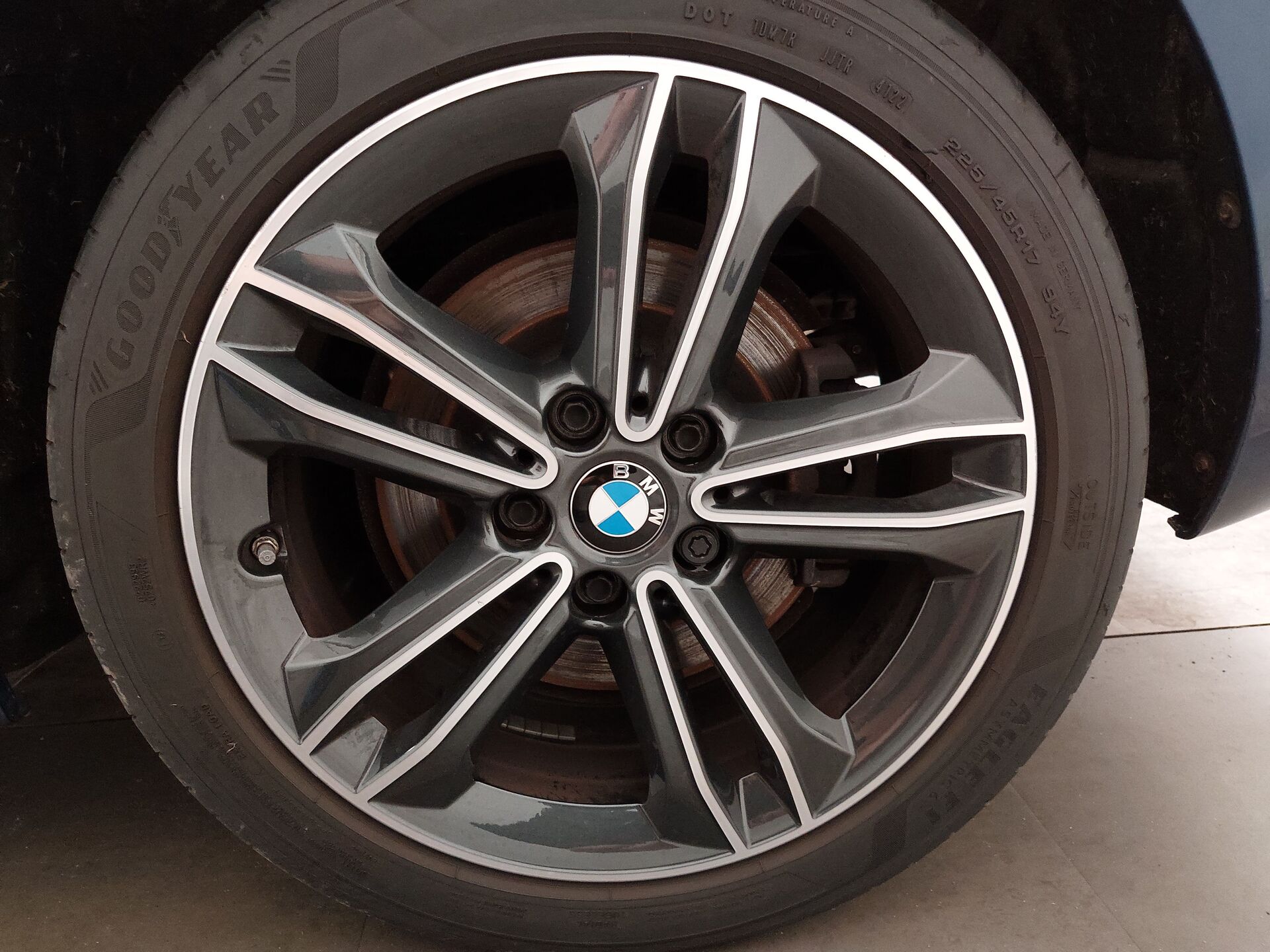BMW 120d xDr Sport-Line Navi LC Pro LED HiFi 10