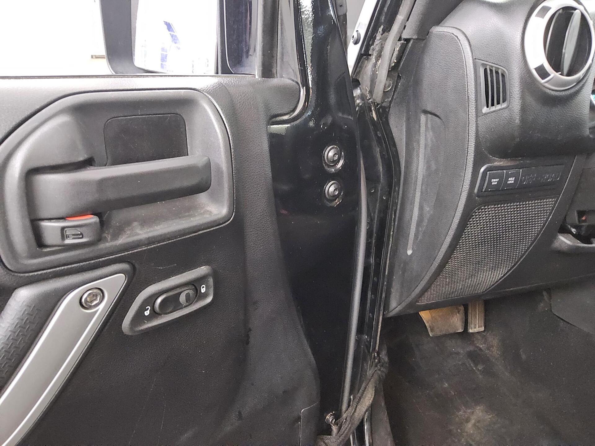 Jeep Wrangler 2.8 CRD Sound LED AHK RfK PDC Tempomat 9