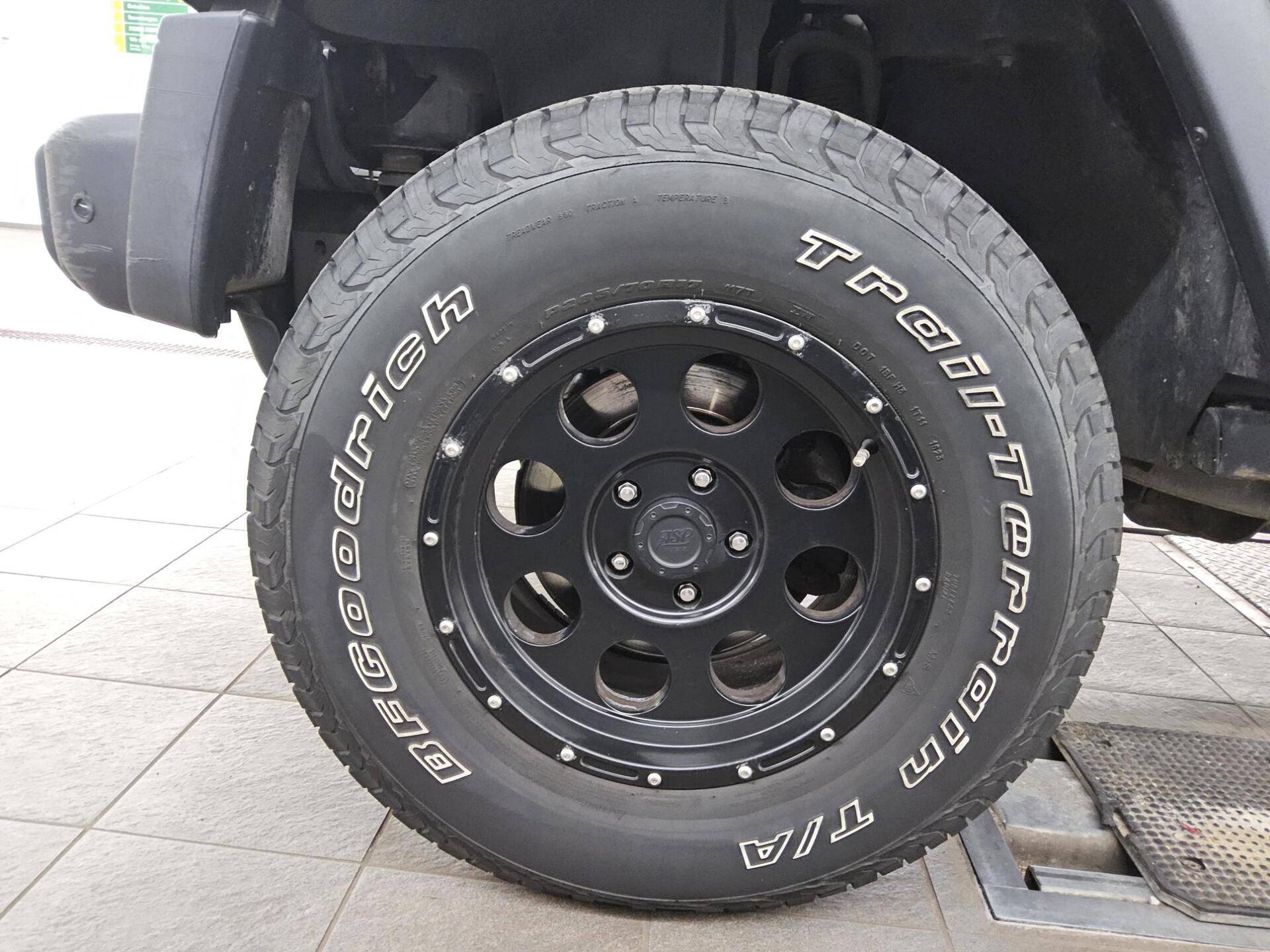 Jeep Wrangler 2.8 CRD Sound LED AHK RfK PDC Tempomat 10