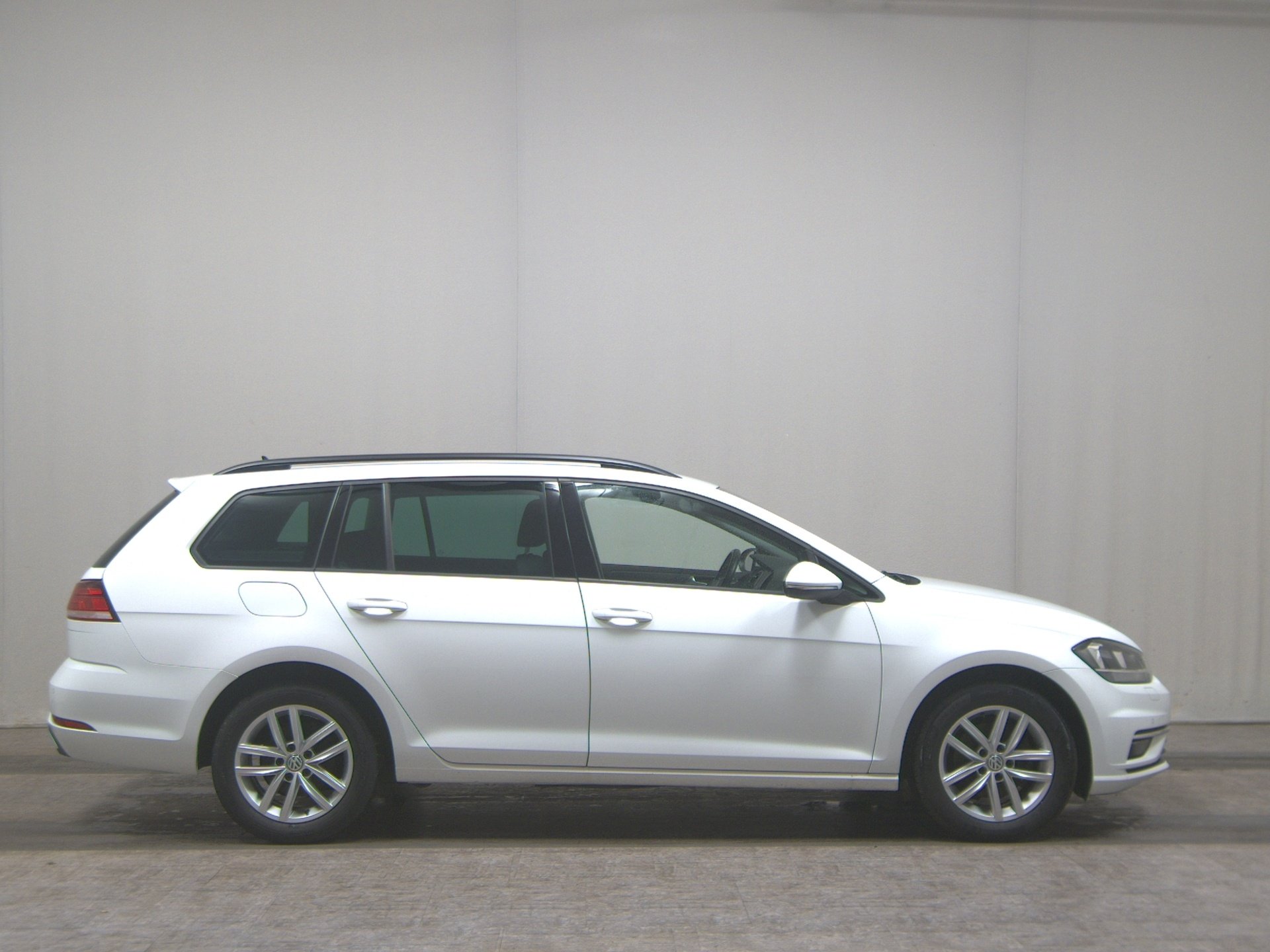 Volkswagen Golf-7 Var. 1.6 TDI Comf. Navi Shz PDC