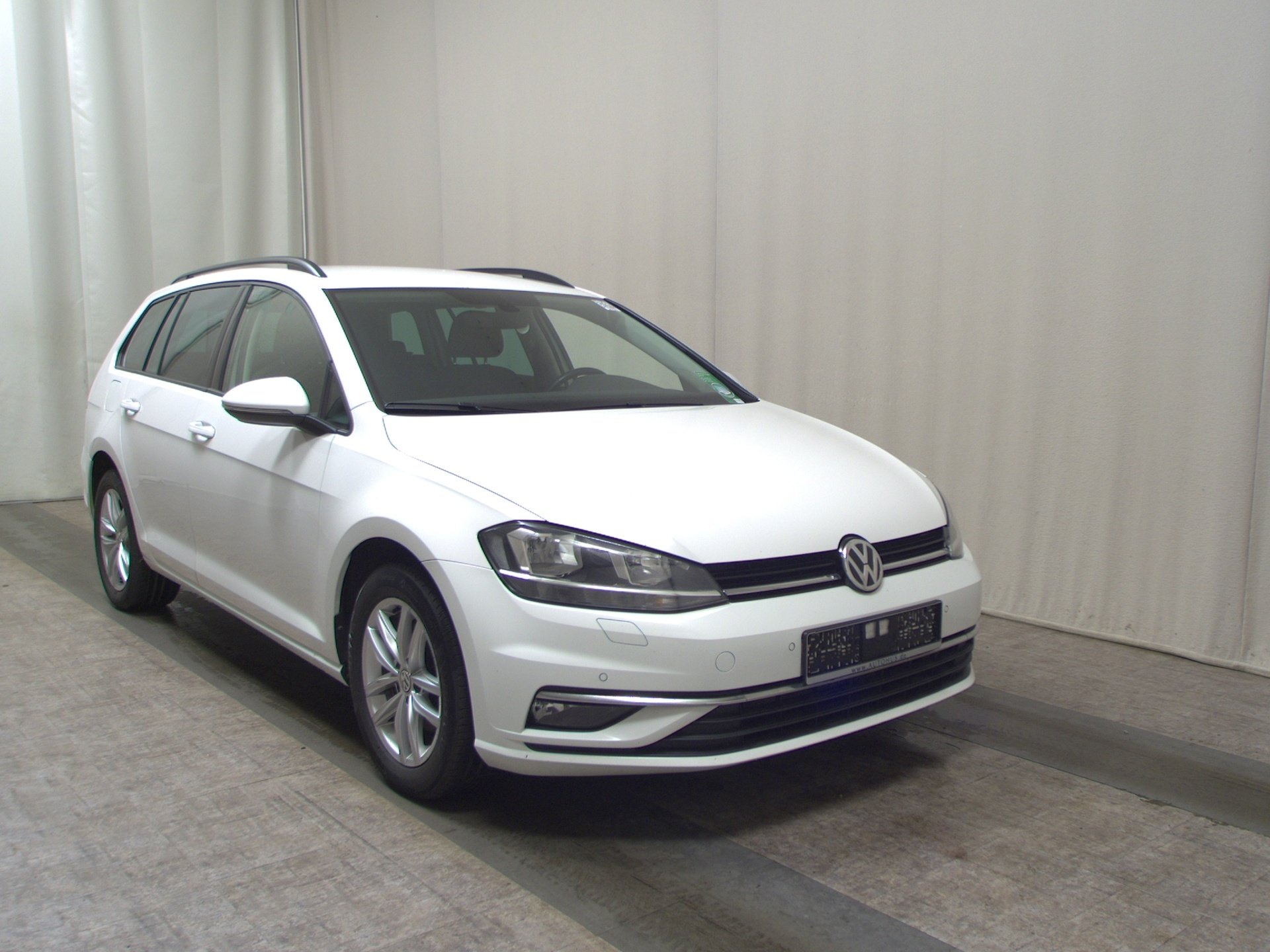 Volkswagen Golf-7 Var. 1.6 TDI Comf. Navi Shz PDC 3