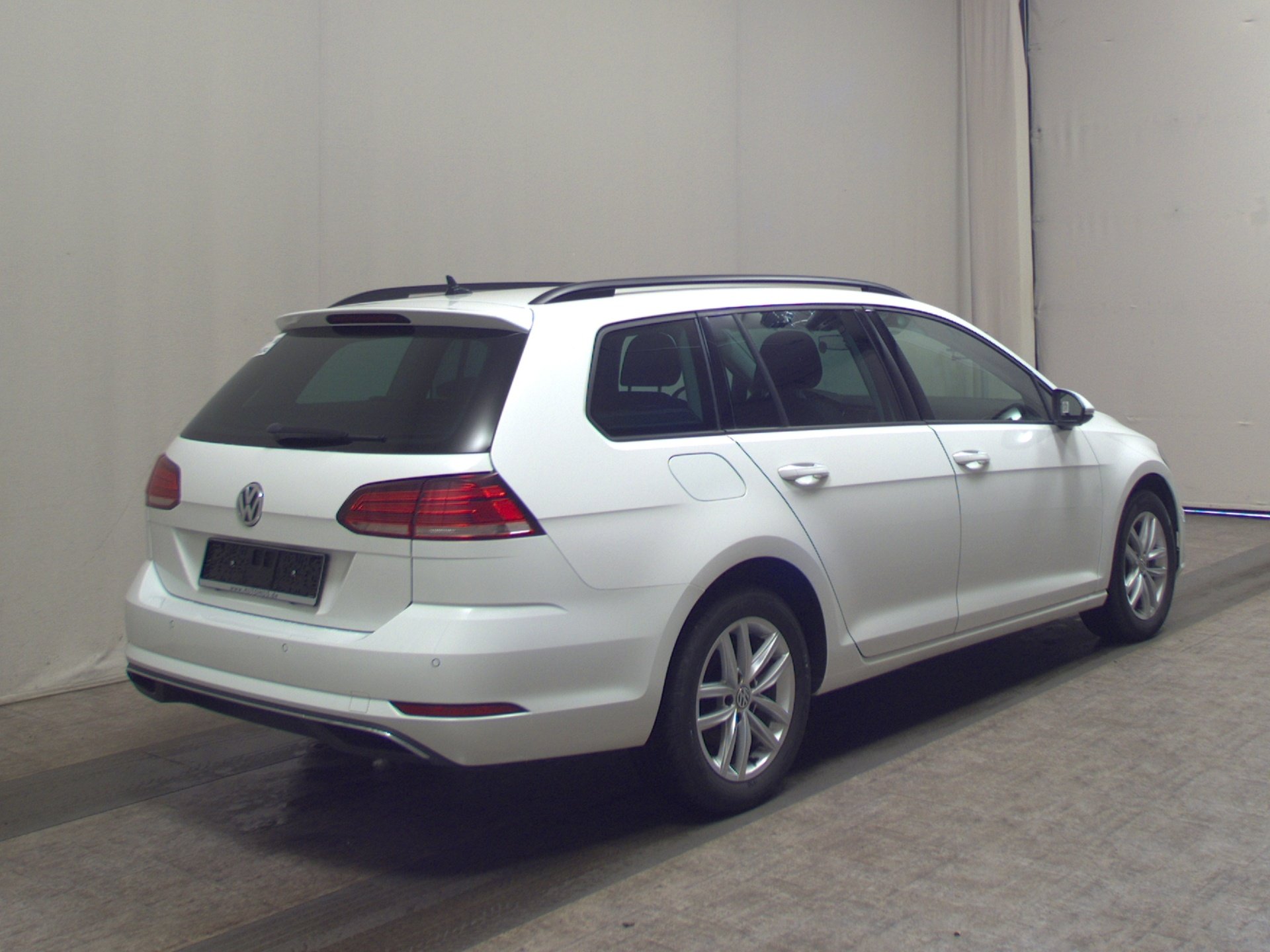 Volkswagen Golf-7 Var. 1.6 TDI Comf. Navi Shz PDC 4