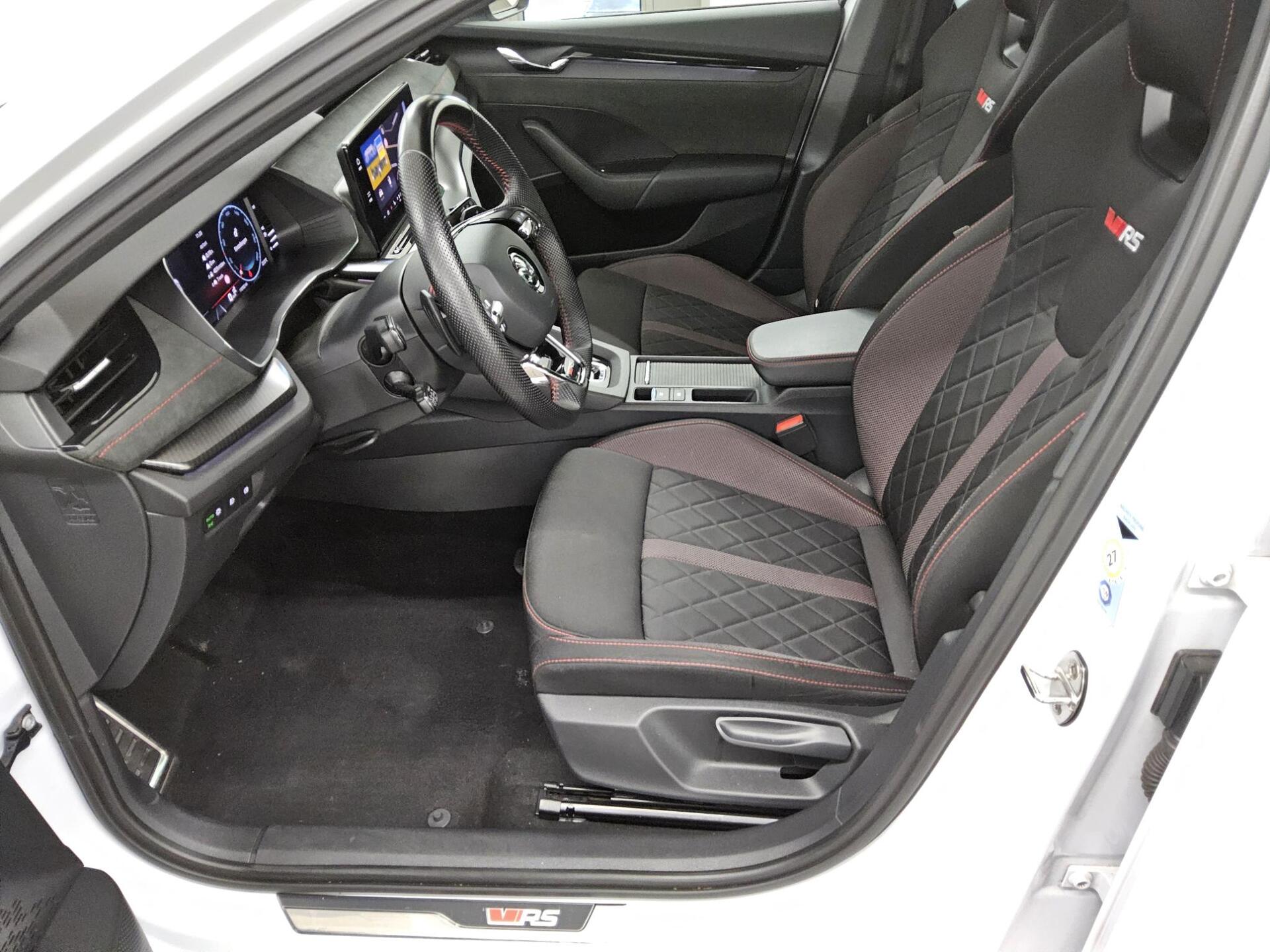 Skoda Octavia Kombi 2.0 TDI RS Navi LED virtual HuD 9