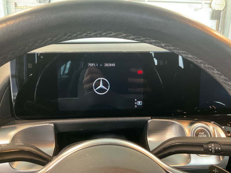 Mercedes-Benz GLB 200 Progressive NAVI KLIMAAUT SHZ RFK LED 10