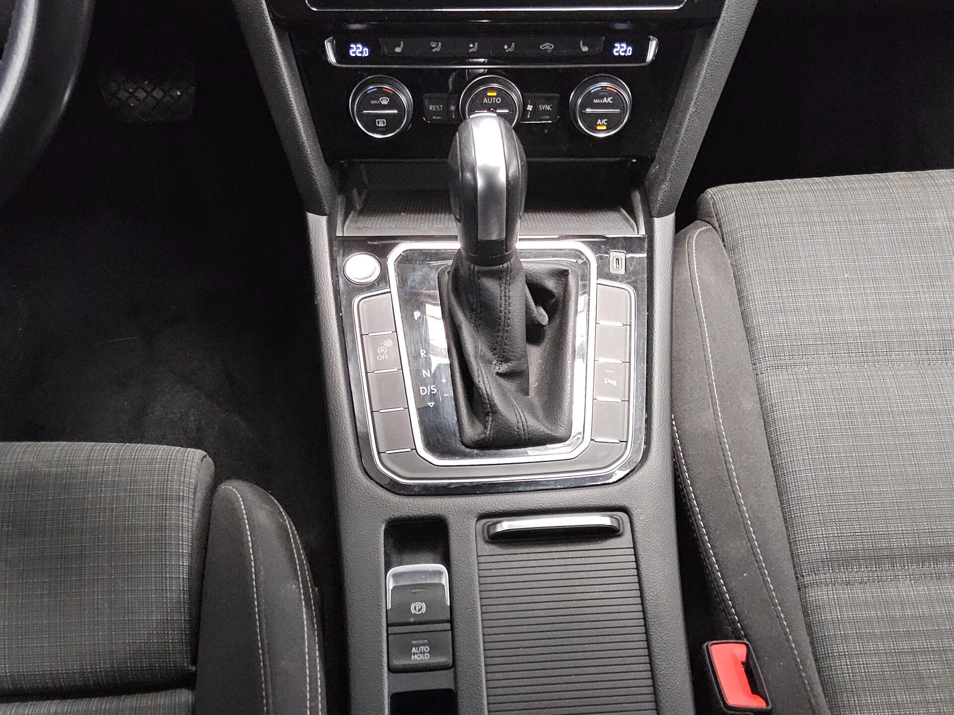 Volkswagen Passat Var. 2.0 TDI Business Navi LED Shz 6