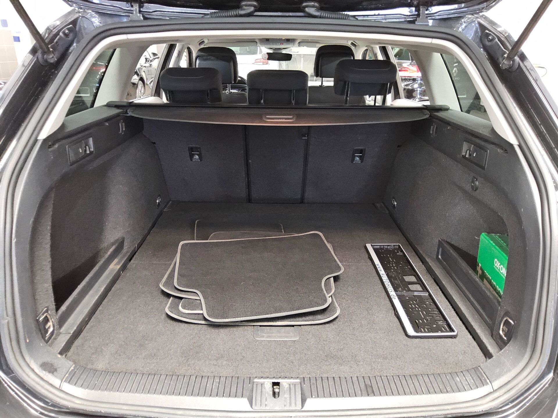 Volkswagen Passat Var. 2.0 TDI Business Navi LED Shz 11
