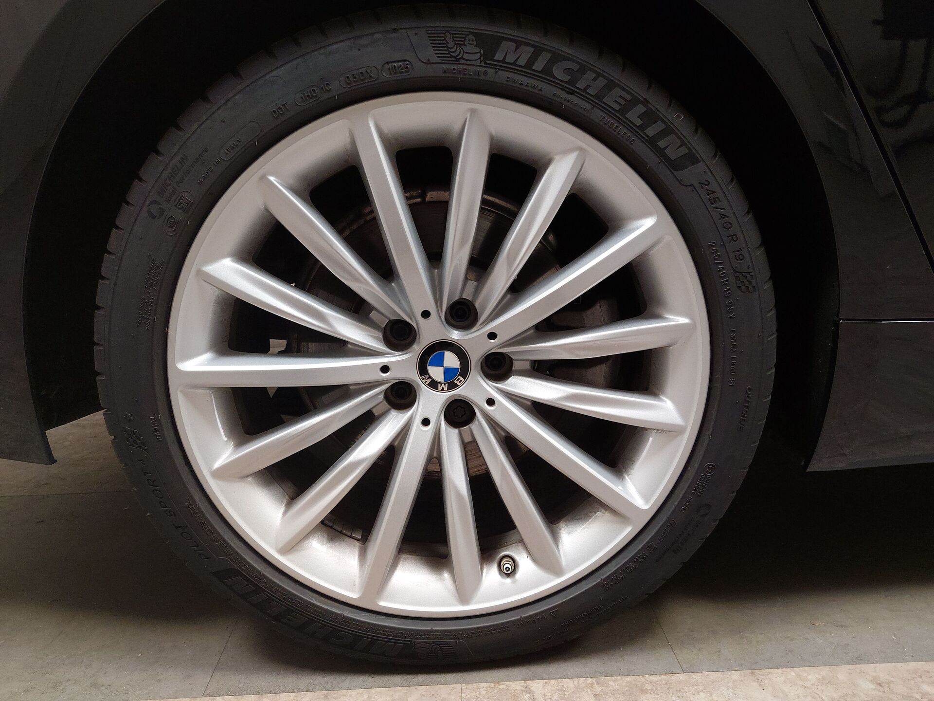 BMW 520d Luxury-Line Leder Navi LED 7
