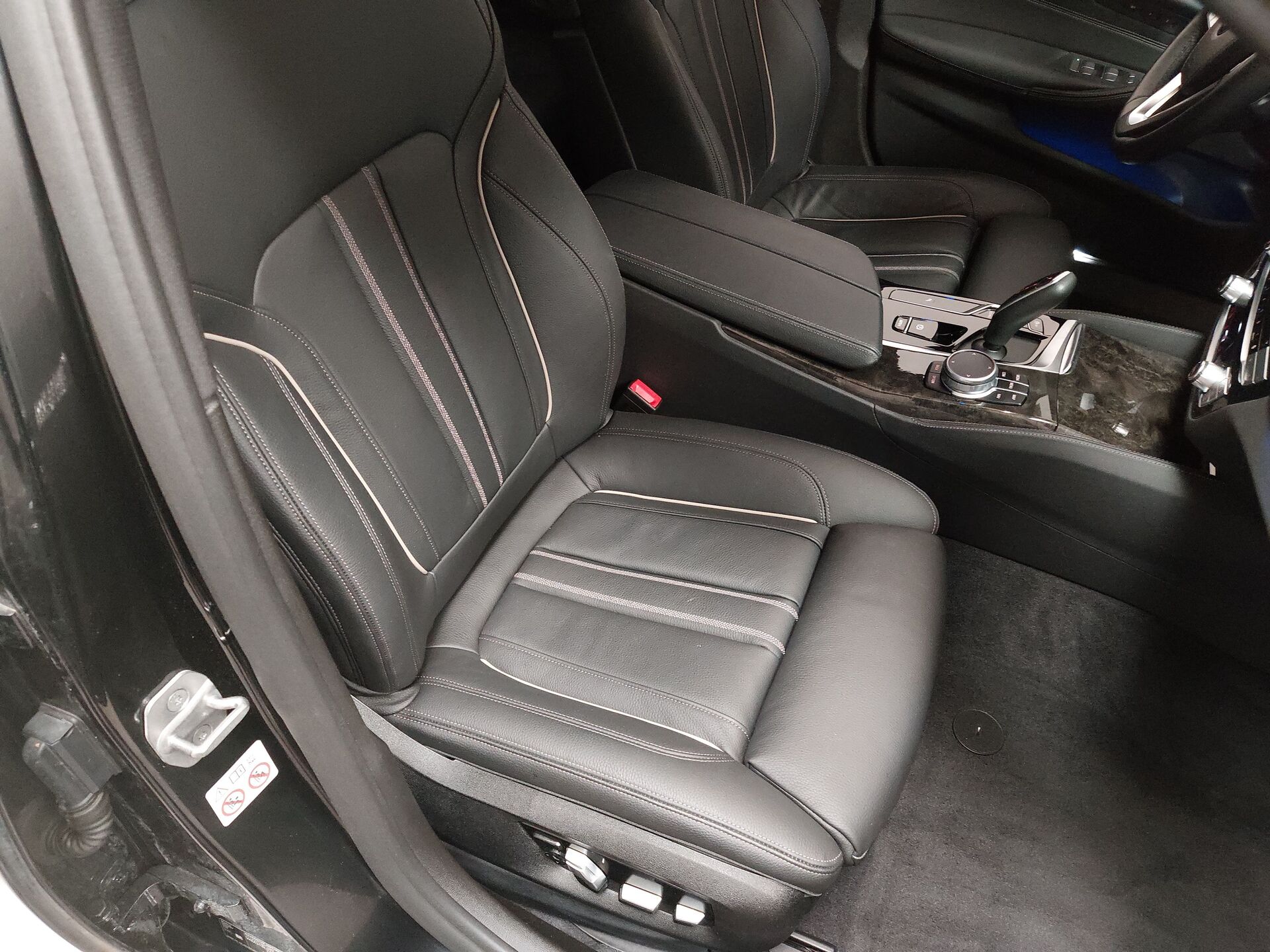 BMW 520d Luxury-Line Leder Navi LED 11