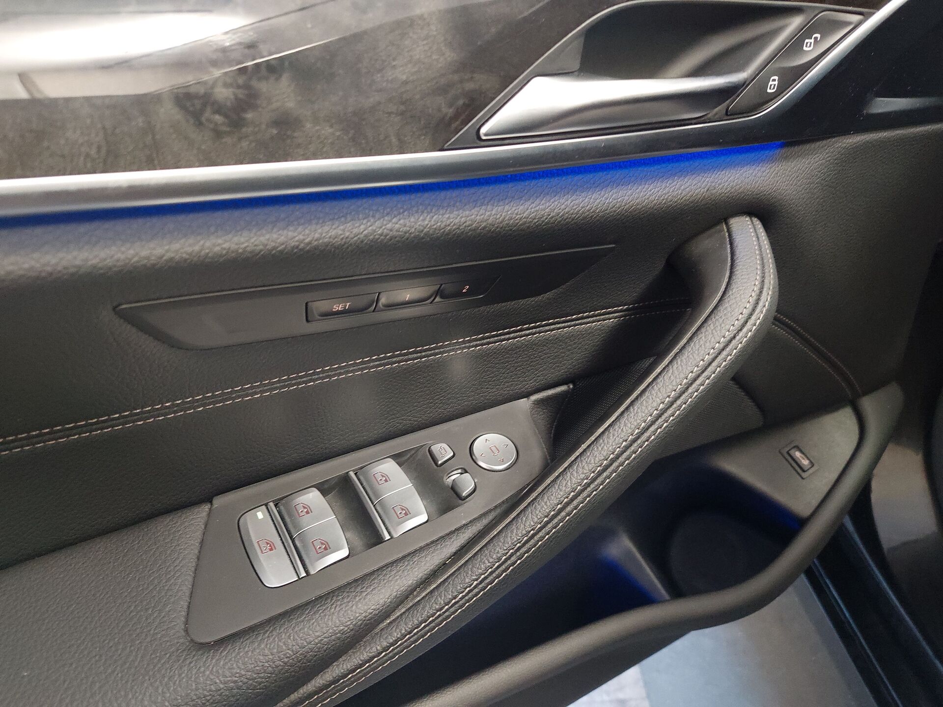 BMW 520d Luxury-Line Leder Navi LED 10
