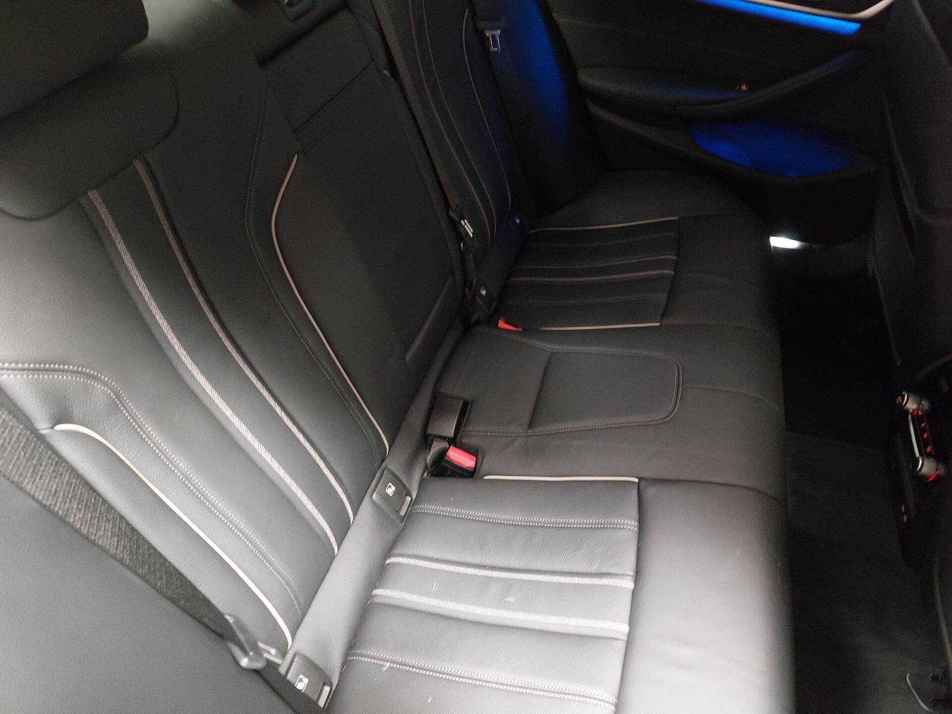 BMW 520d Luxury-Line Leder Navi LED 13