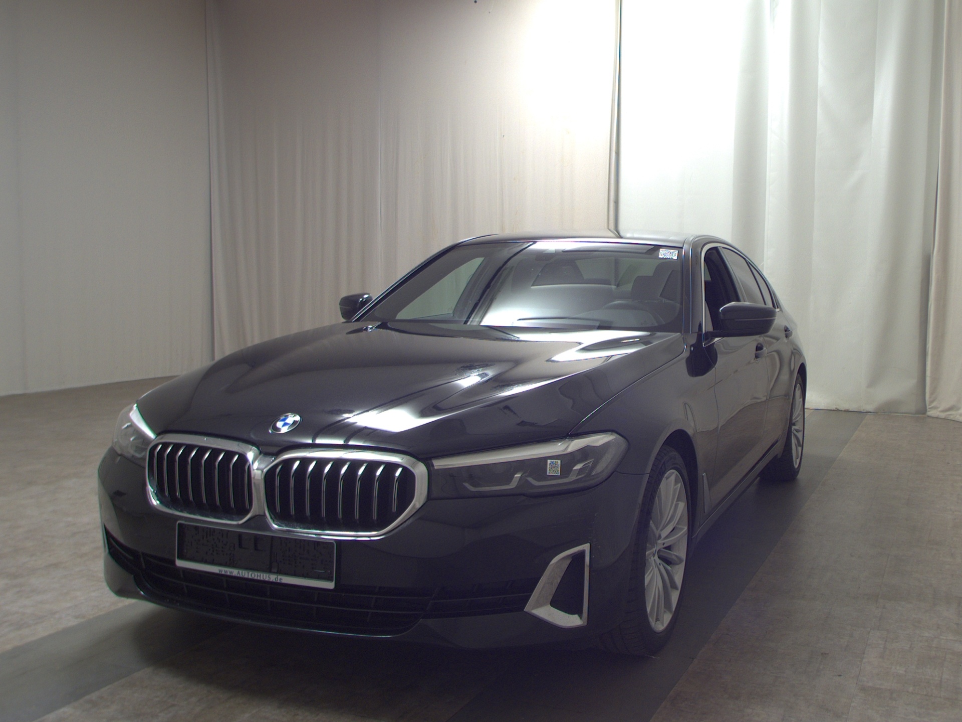 BMW 520d Luxury-Line Leder Navi LED 2