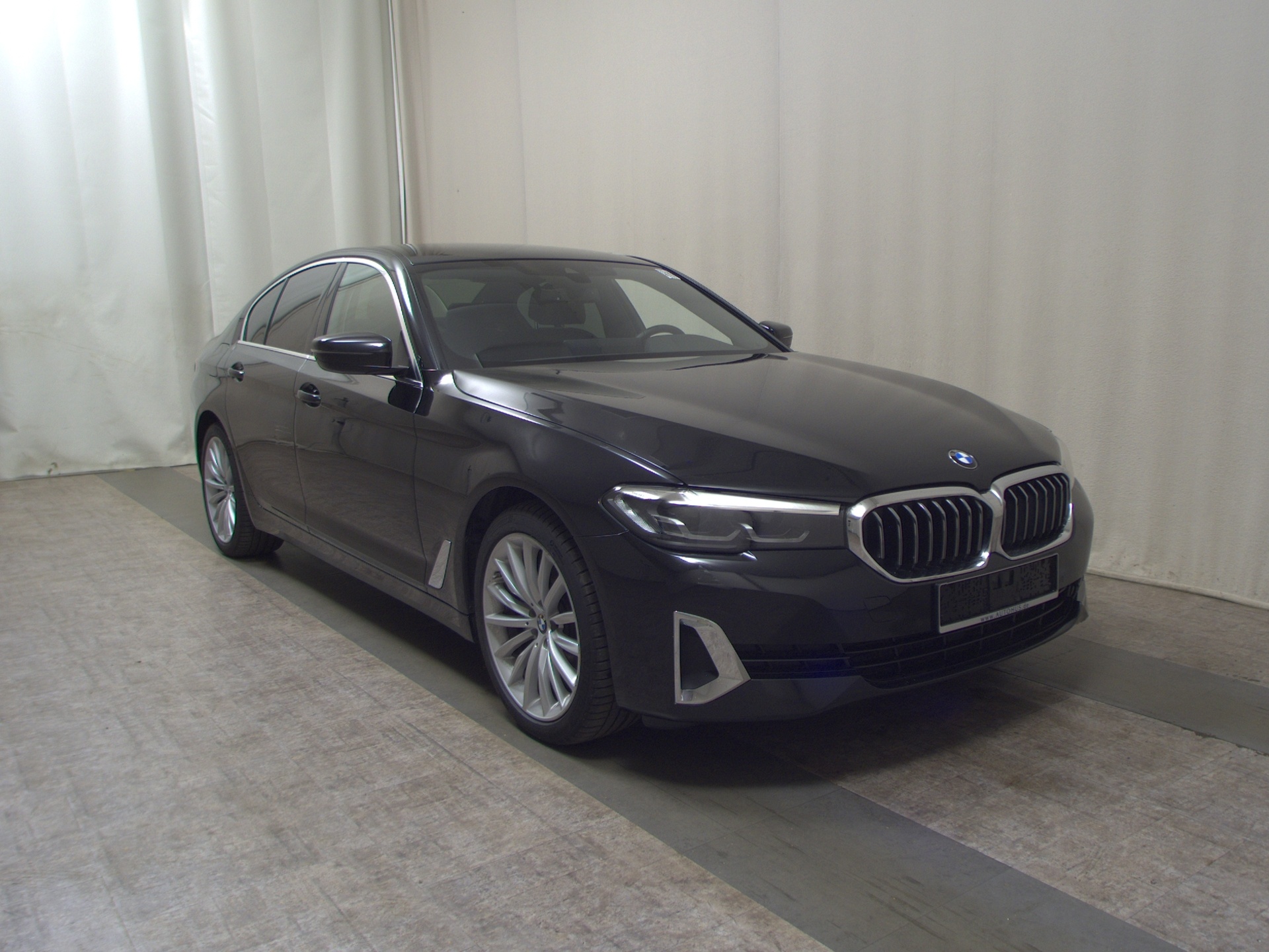 BMW 520d Luxury-Line Leder Navi LED 3