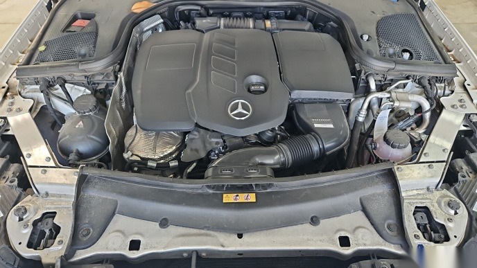 Mercedes-Benz E 220 T d Avantgarde Navi LED Night Memory T-Leder 11