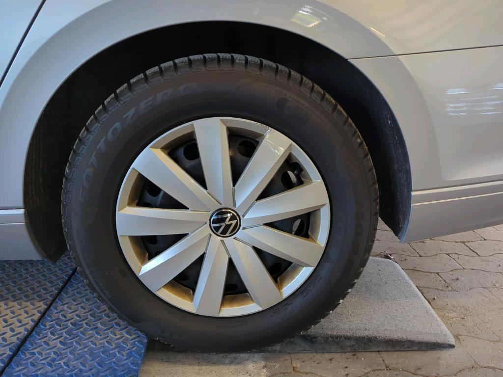 Volkswagen Passat Variant 2.0 TDI Business NAVI LED PANO 12