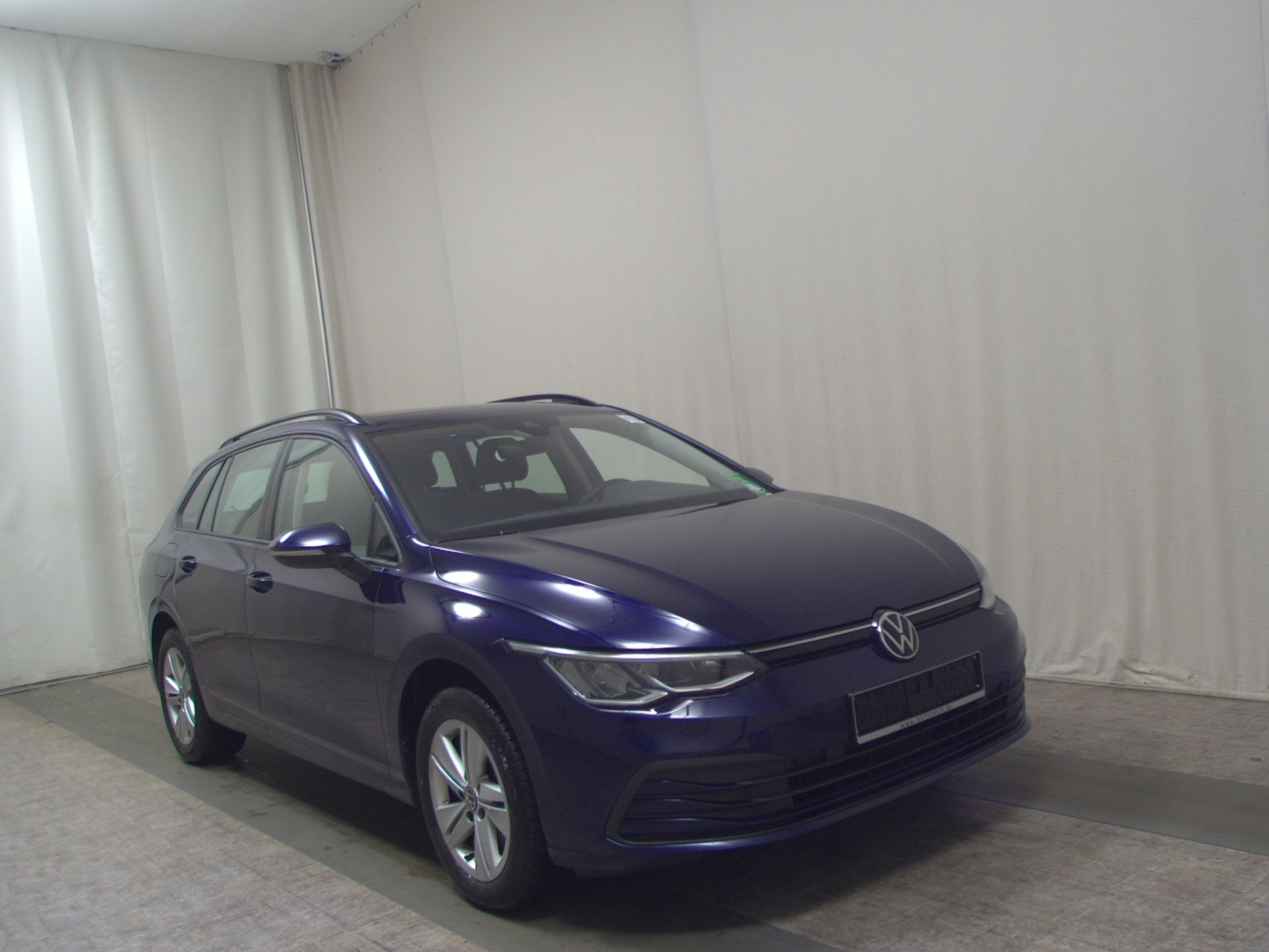 Volkswagen Golf Var. 2.0 TDI Life Navi LED Shz DC Pano PDC 3