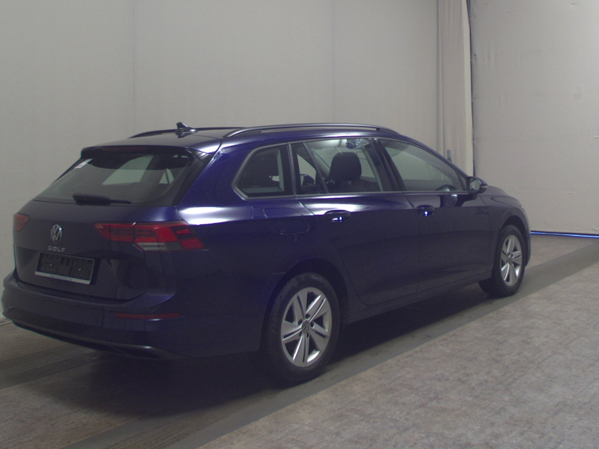 Volkswagen Golf Var. 2.0 TDI Life Navi LED Shz DC Pano PDC 4