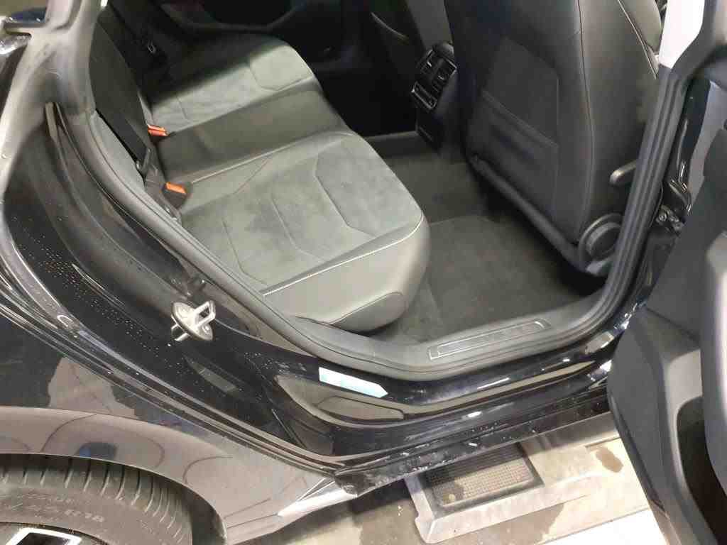 Volkswagen Arteon 1.4 TSI e Elegance NAVI SHZ RFK LED AHK 8