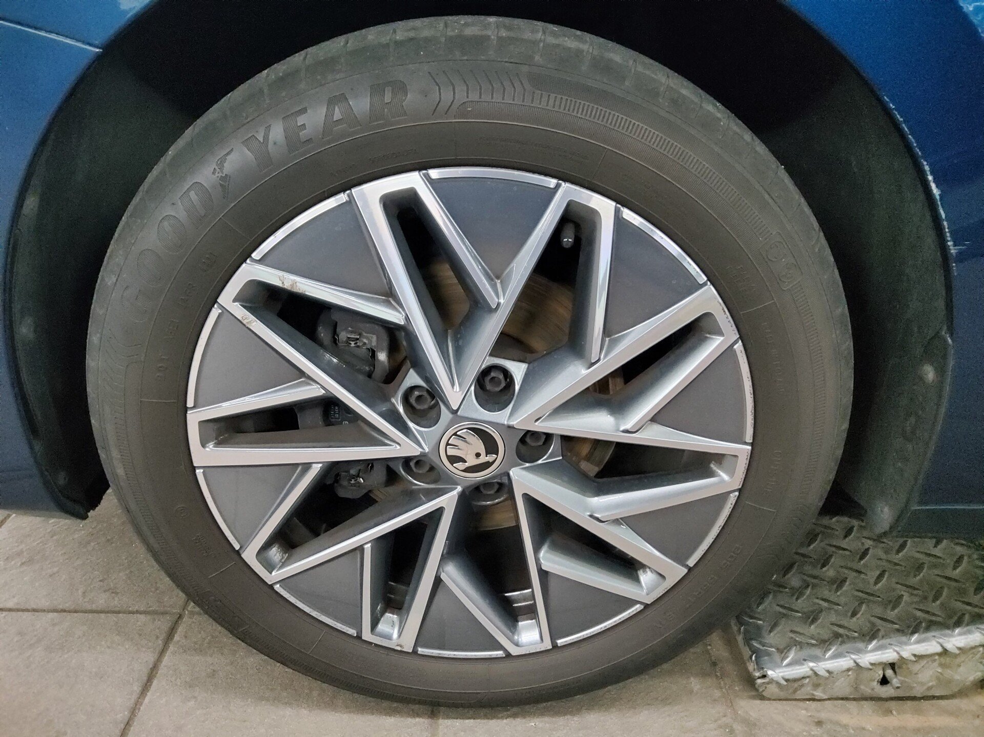Skoda Octavia Kombi 1.0 TSI Tour Navi LED vc AHK PDC 11