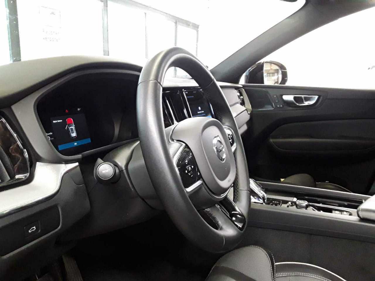 Volvo XC60 B4 D NAVI LED LEDER StHZG. PANO 8