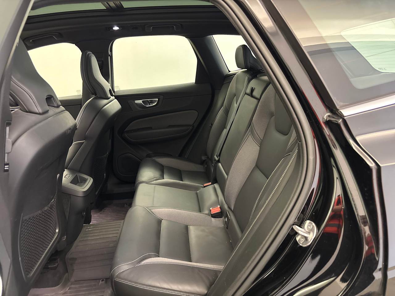 Volvo XC60 B4 D NAVI LED LEDER StHZG. PANO 7