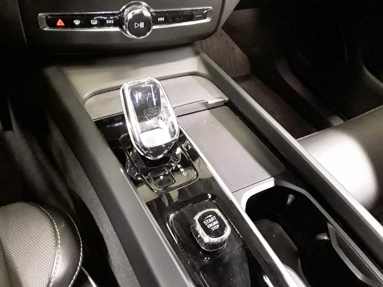 Volvo XC60 B4 D NAVI LED LEDER StHZG. PANO 9