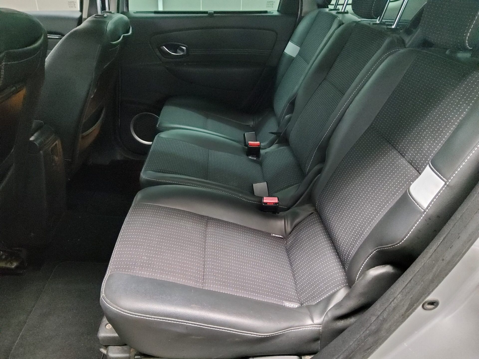 Renault Grand Scenic 1.6 dCi Dynamique 7-Sitzer Navi AHK 13