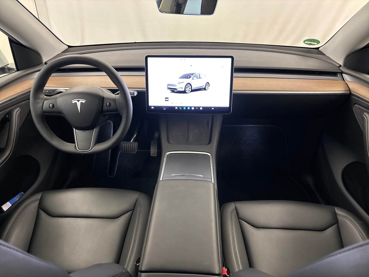 Tesla Model Y Long Range AWD NAVI LED PANO SHZ AHK 5