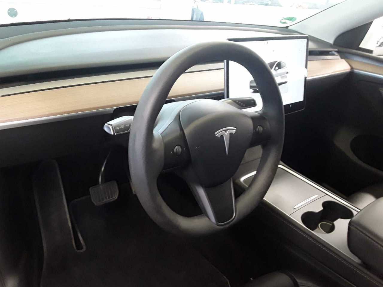 Tesla Model Y Long Range AWD NAVI LED PANO SHZ AHK 6