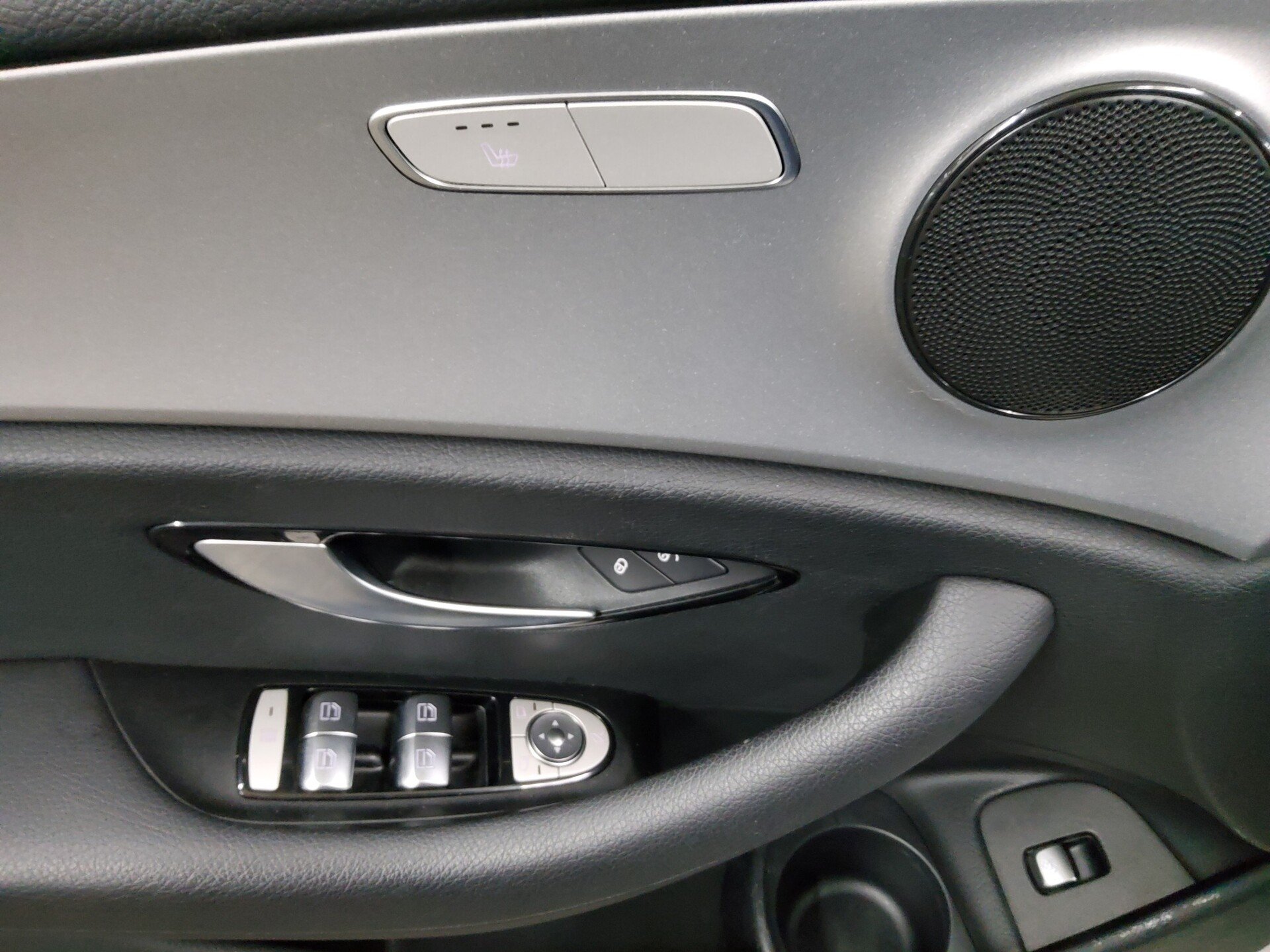 Mercedes-Benz E 300 T de Avantgarde Leder Navi LED RfK HuD AHK 10