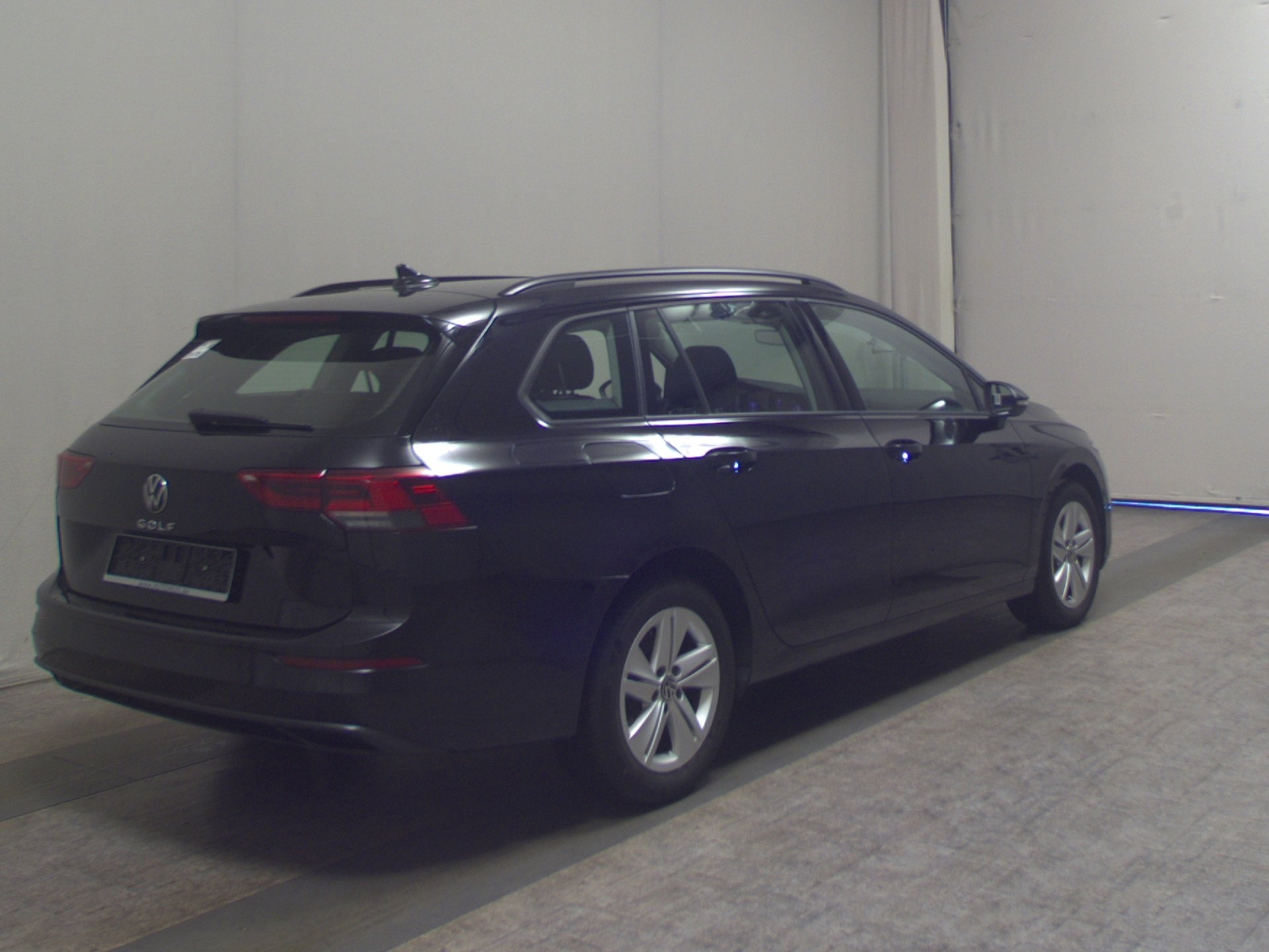 Volkswagen Golf-8 Var. 2.0 TDI Life Navi LED+ DC ACC 4