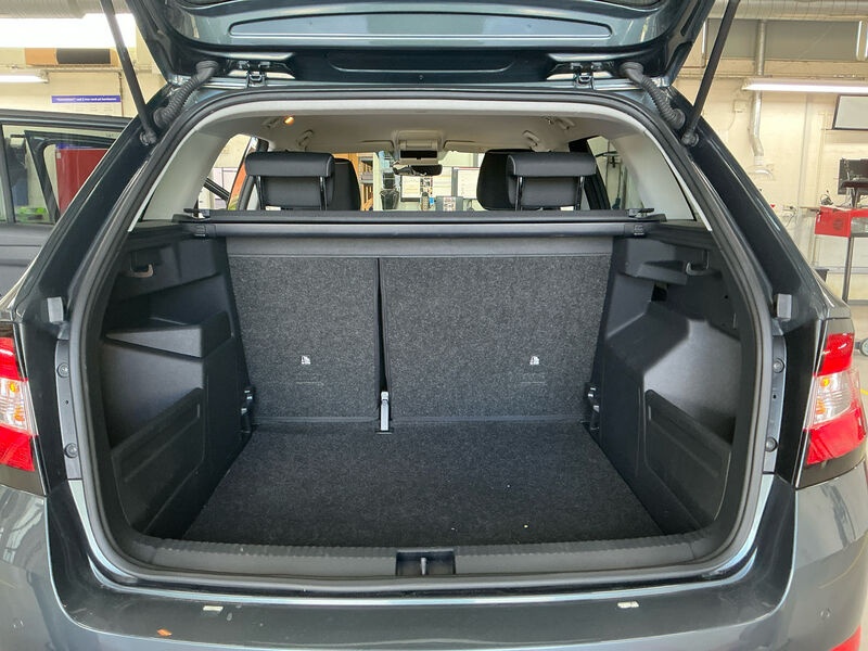 Skoda Fabia 1.0 TSI Ambition SHZ PDC KAMERA 9
