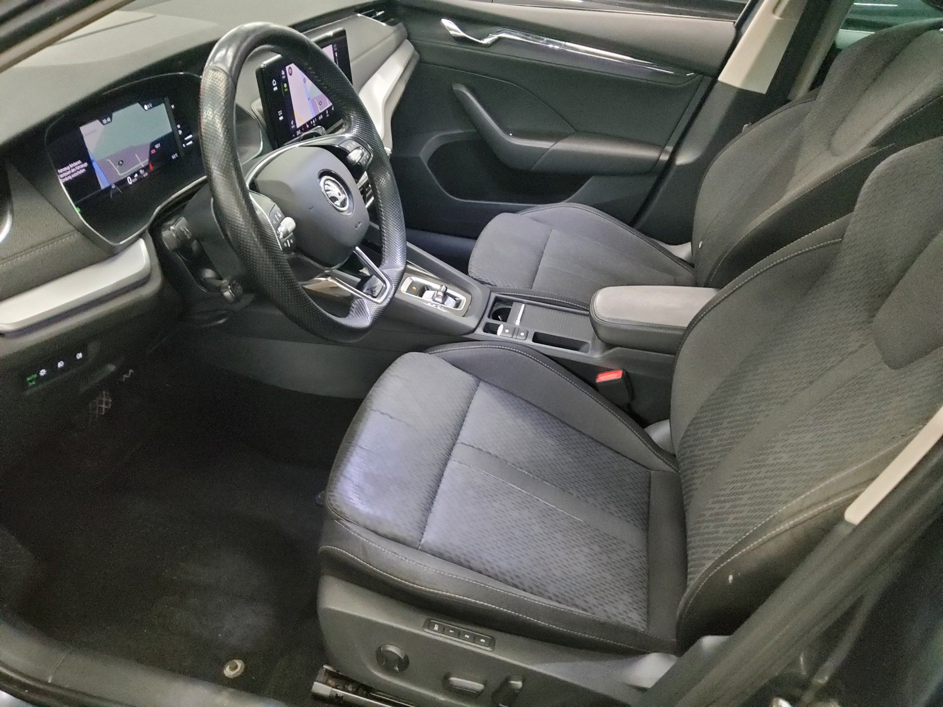 Skoda Octavia Kombi 2.0 TDI Style Navi LED vc HuD AHK 9