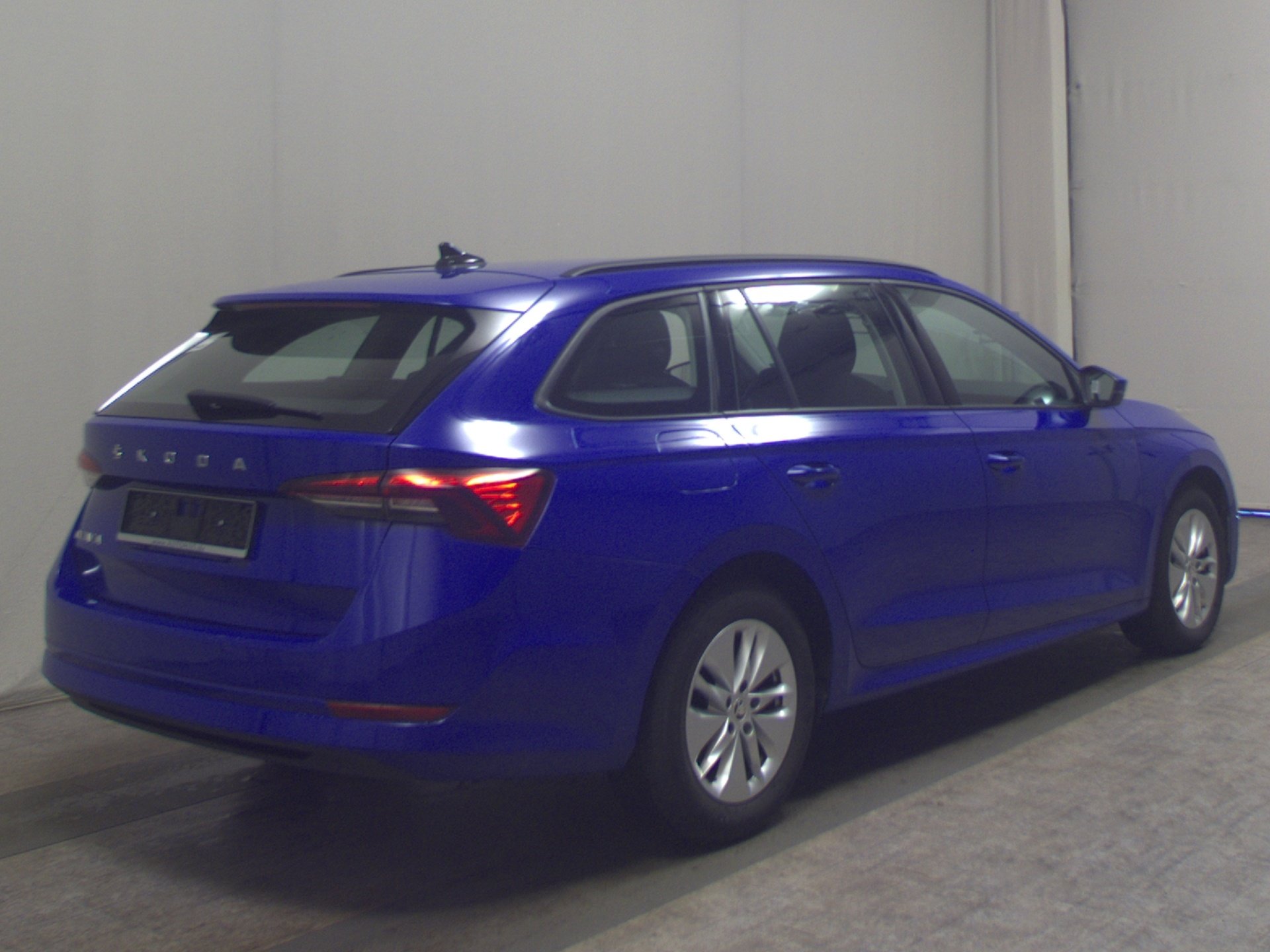 Skoda Octavia Kombi 2.0 TDI Ambition DCC Navi vc LED 4