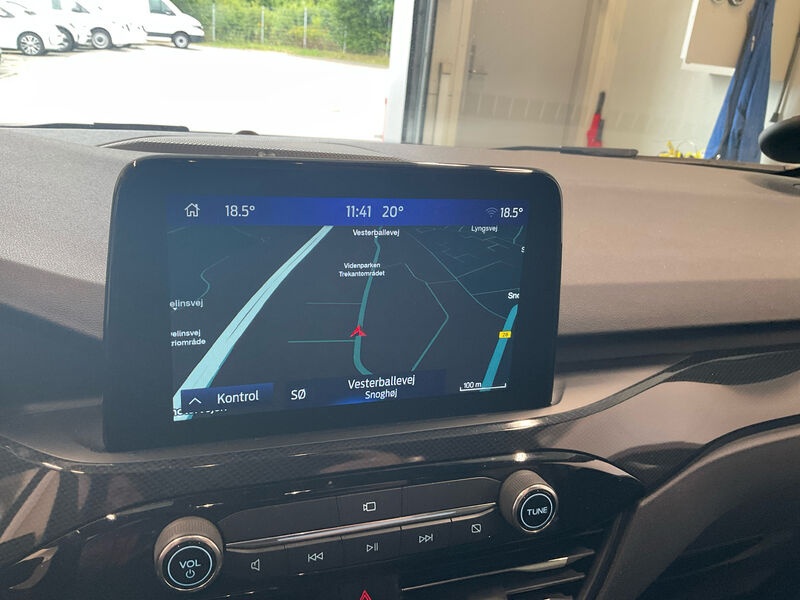Ford Kuga 1.5 EB ST-Line NAVI KLIMAAUT SHZ RFK LED 9