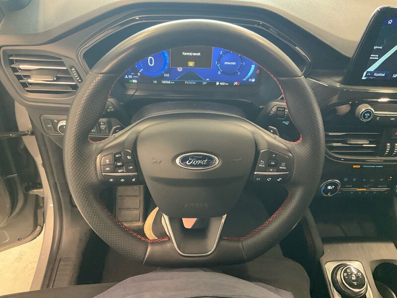 Ford Kuga 1.5 EB ST-Line NAVI KLIMAAUT SHZ RFK LED 8