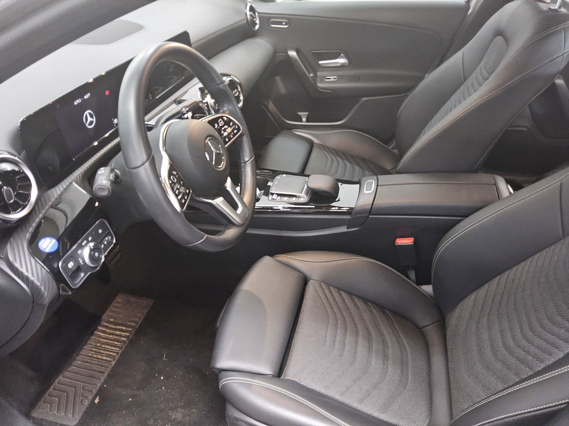 Mercedes-Benz A 220 d AHK Navi StandHzg Distronic+ 9