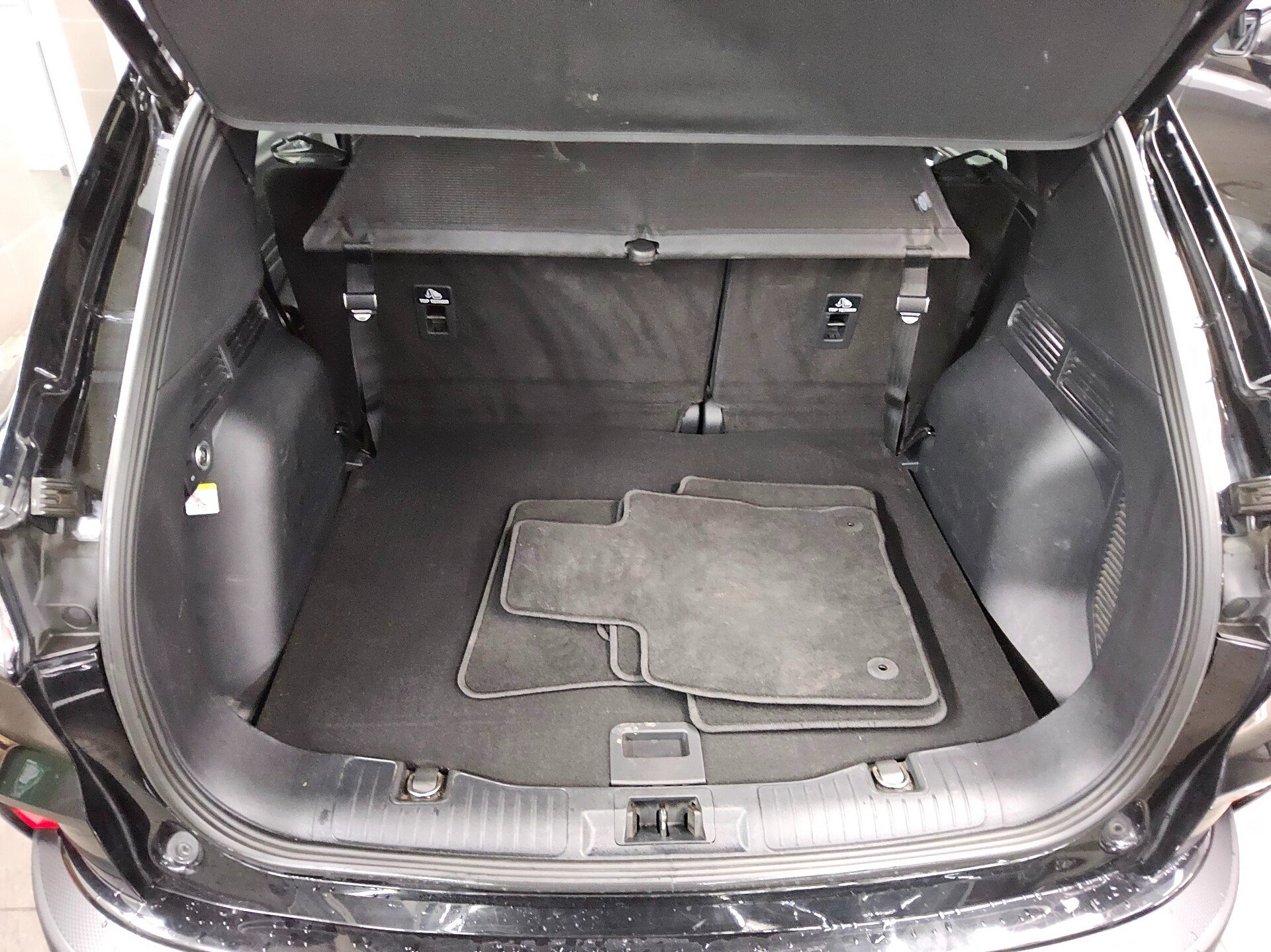 Ford Kuga 1.5 EB Titanium Navi DC LED RFK AHK 4xSHZ 12