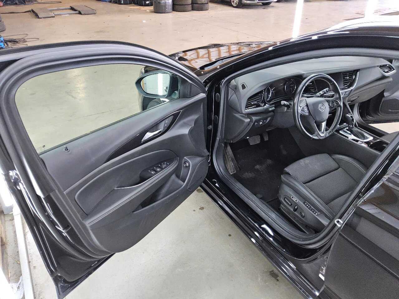 Opel Insignia ST 2.0 D Business Ed. Navi LED Pano T-Leder 11