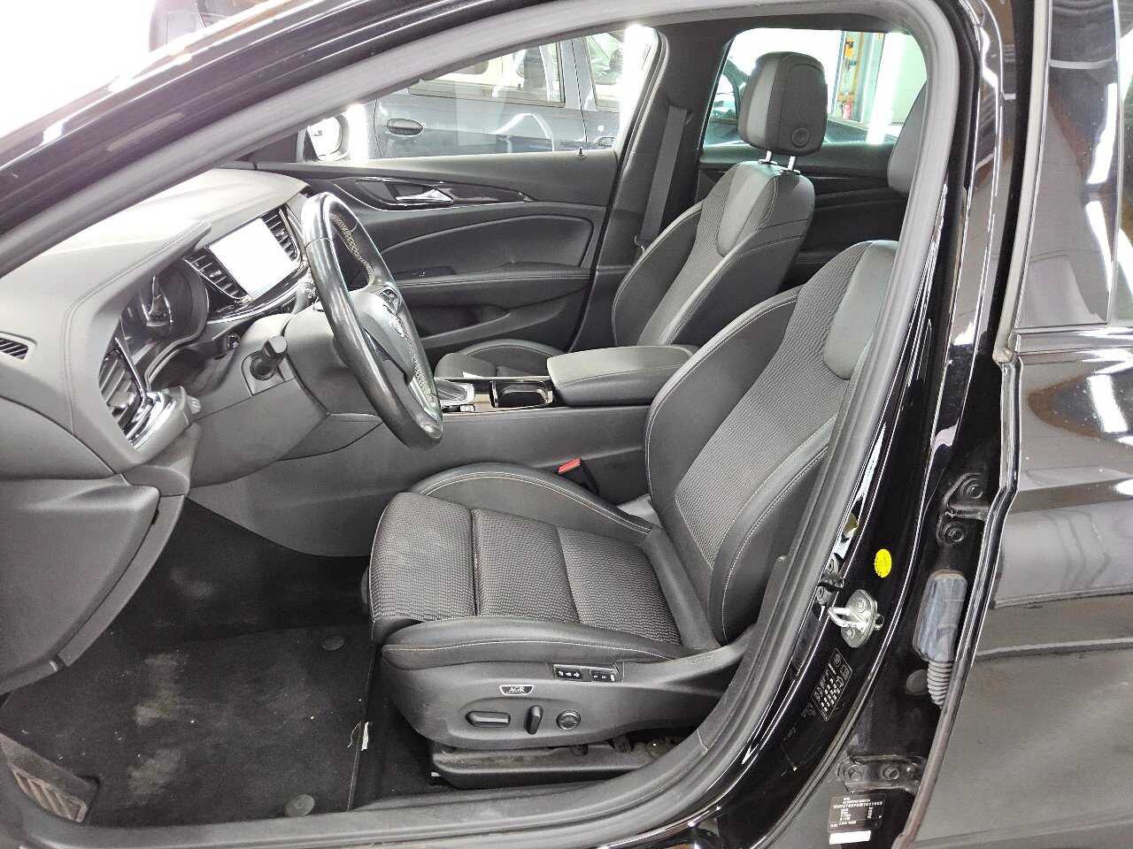 Opel Insignia ST 2.0 D Business Ed. Navi LED Pano T-Leder 6