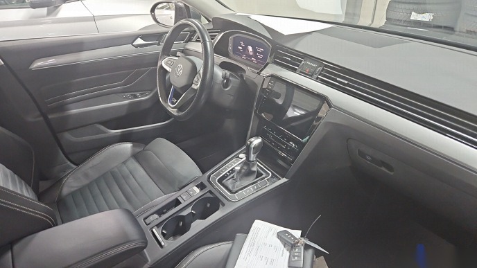 Volkswagen Passat Variant Elegance NAVI LED LEDER SHZ PANO 6