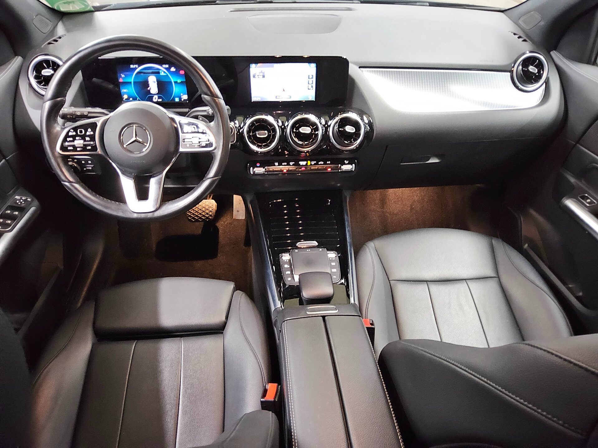 Mercedes-Benz GLA 200 d Progressive Leder Navi LED MBUX RFK 5