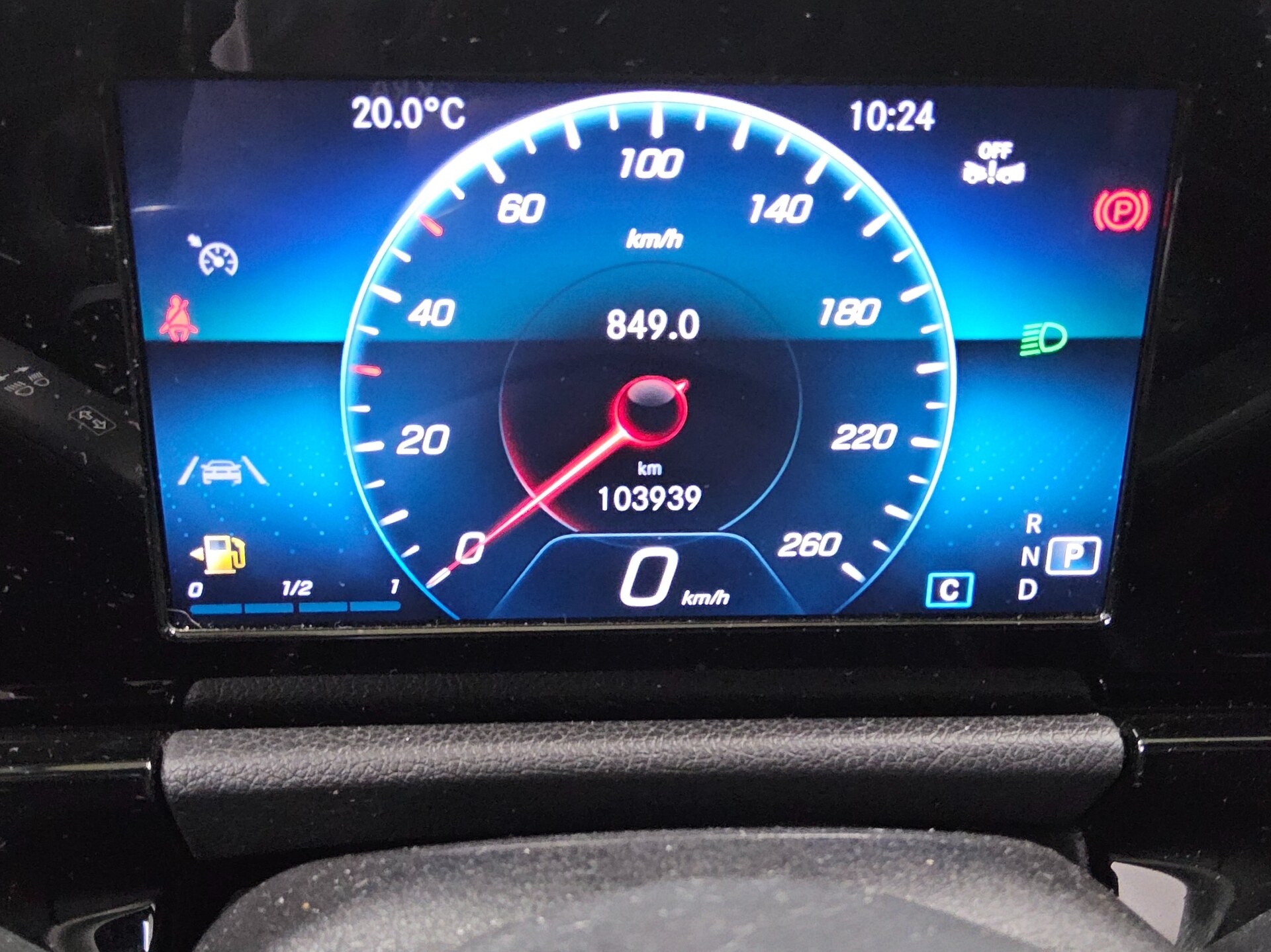 Mercedes-Benz GLA 200 d Progressive Leder Navi LED MBUX RFK 8