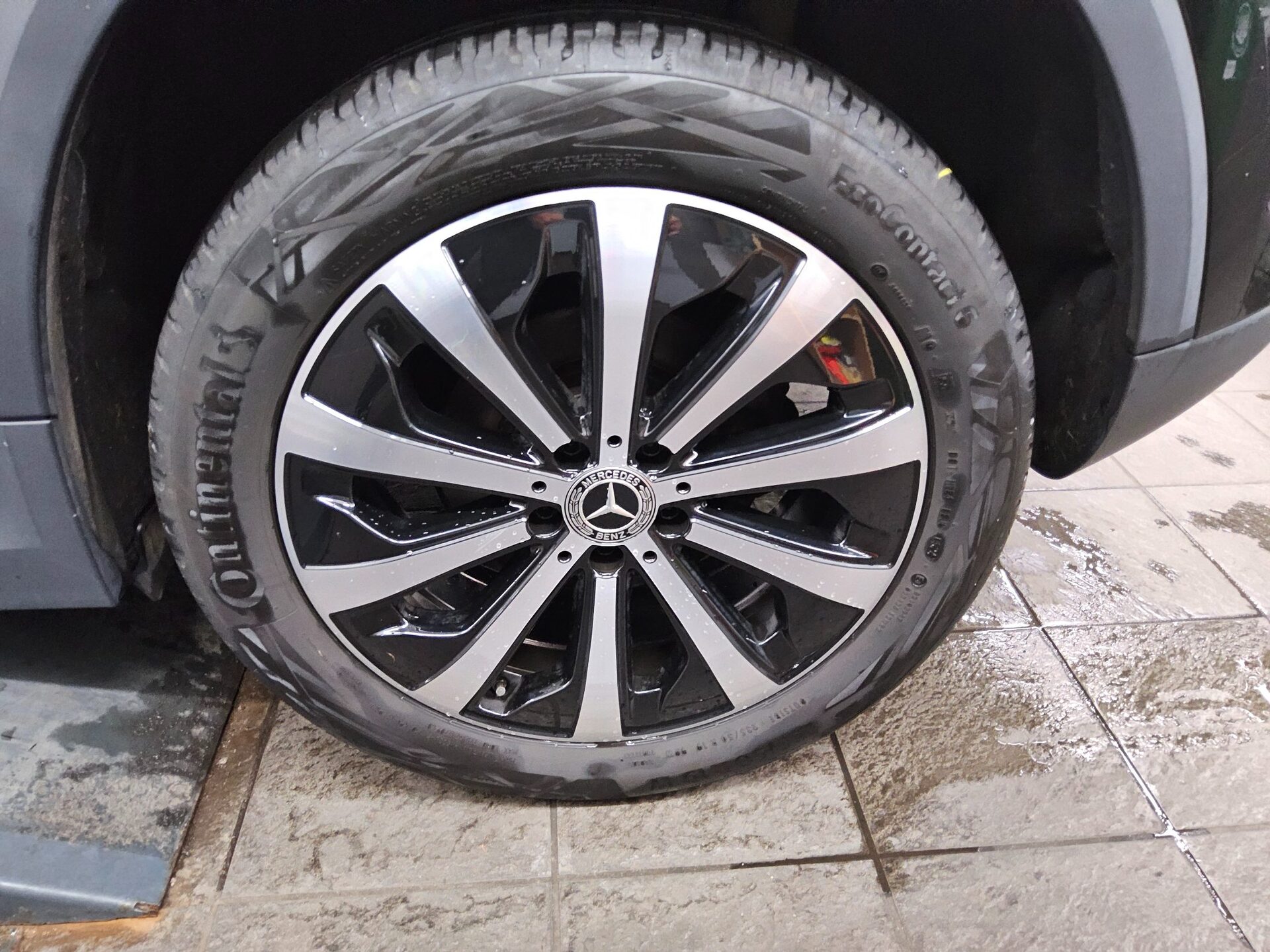 Mercedes-Benz GLA 200 d Progressive Leder Navi LED MBUX RFK 11