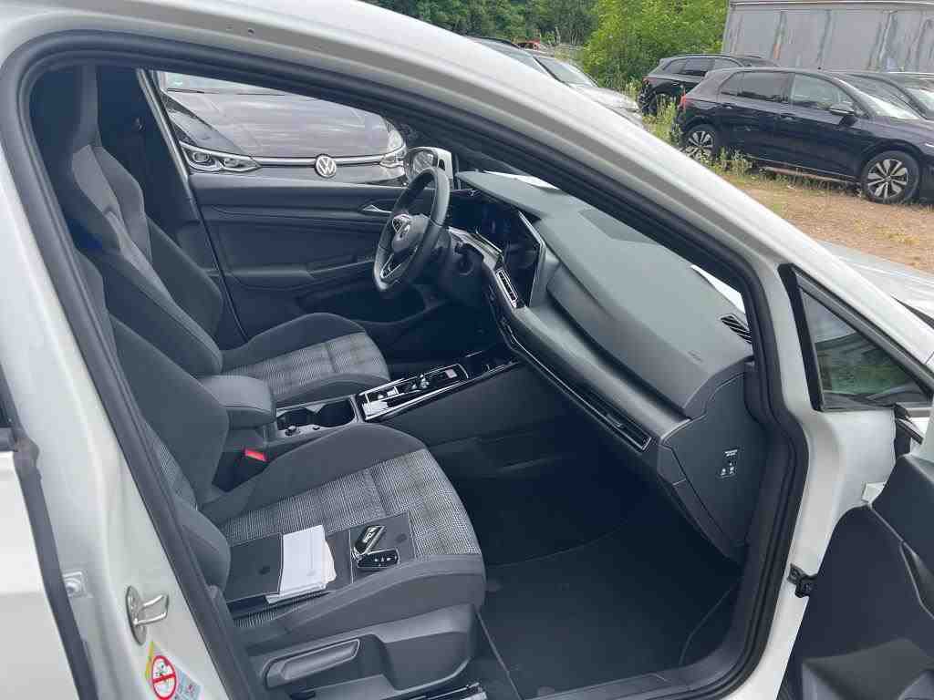 Volkswagen Golf-8 GTE 1.4 TSI NAVI SHZ LED ACC 9