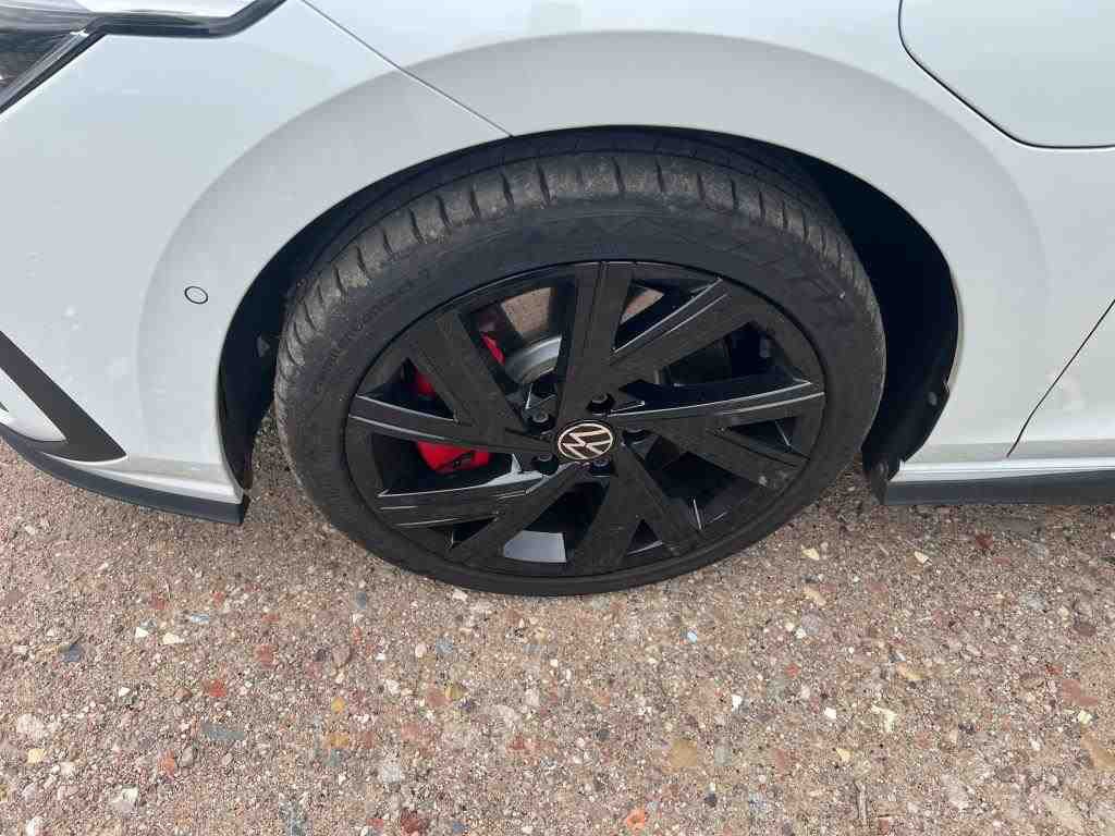Volkswagen Golf-8 GTE 1.4 TSI NAVI SHZ LED ACC 12
