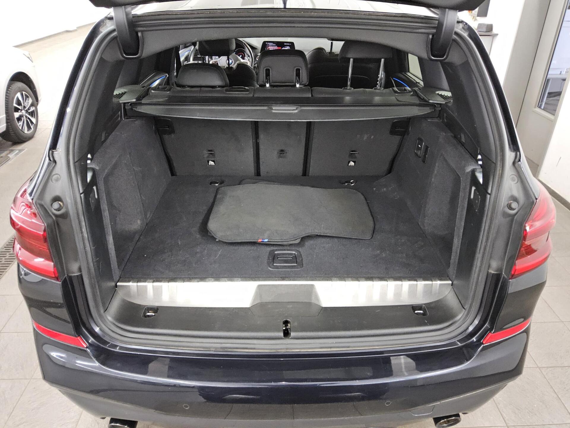 BMW X3 xDrive30e M-Sport Navi LED Leder Shz el.Heck PDC 11