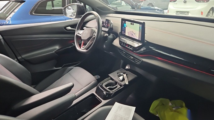 Volkswagen ID.4 LEDER NAVI LED PANO SHZ 6