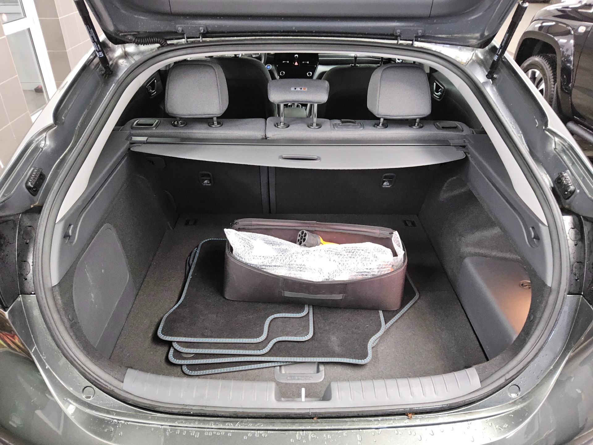 Hyundai IONIQ 1.6 GDI Plug-In-Hybrid Style Navi LED RfK 12
