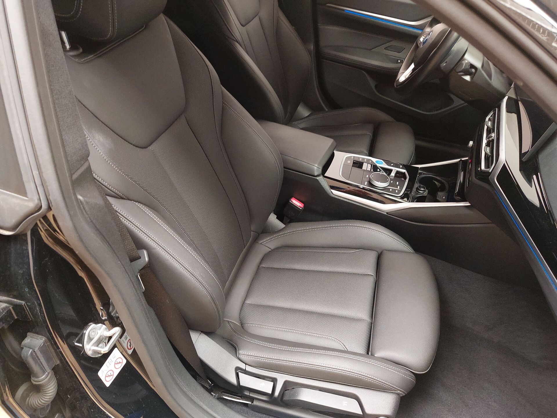 BMW i4 eDrive35 Navi LED Leder RFK SHZ 15